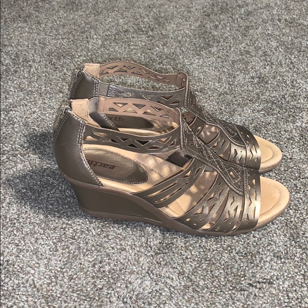 Earth Metallic Bronze Wedge Sandal